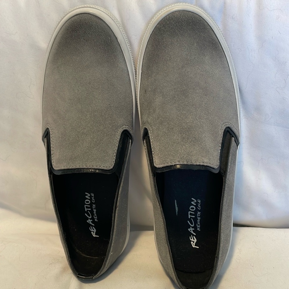 Reduced! $19 Kenneth Cole Reaction Woman’s Grey Suede Slip-on Shoes Size 7